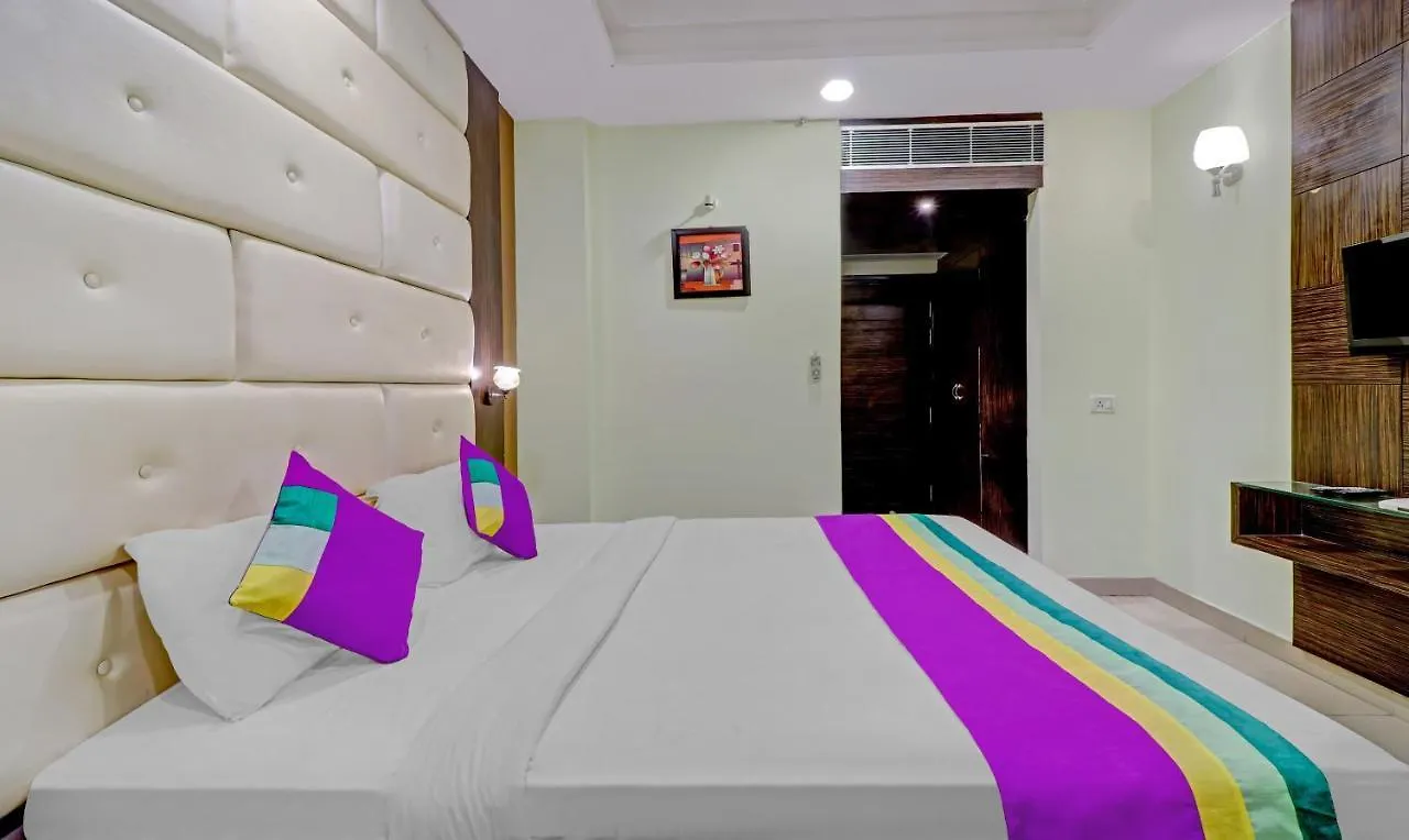 Light House Agra By Park Tree Hotel