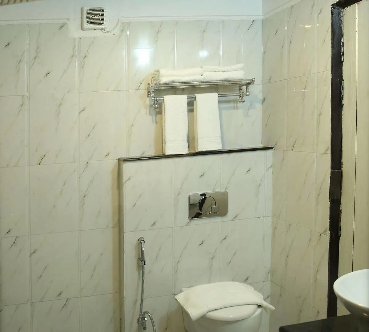 Light House Agra By Park Tree Hotel 3*, Agra (Uttar Pradesh)